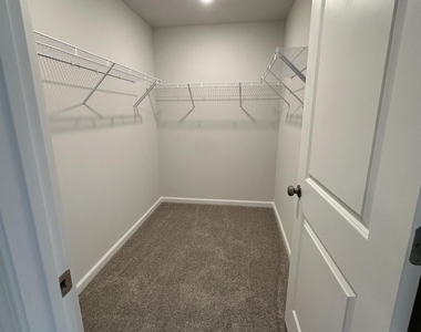 262 Ravenscraig Park Place - Photo Thumbnail 12