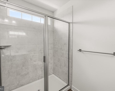 1403 Wilmer Park Lane - Photo Thumbnail 14