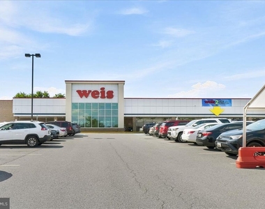 1403 Wilmer Park Lane - Photo Thumbnail 30