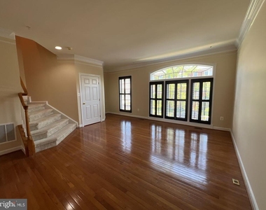 3922 Shawfield Lane - Photo Thumbnail 2