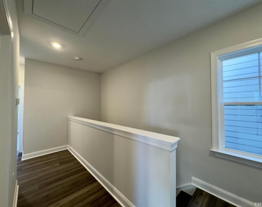 321 Natsam Woods Way - Photo Thumbnail 18