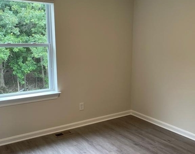 405 Wood Duck Drive - Photo Thumbnail 12