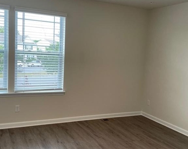 405 Wood Duck Drive - Photo Thumbnail 7