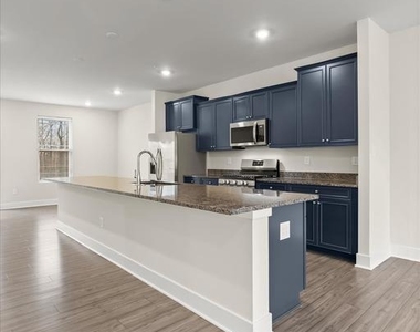 304 Sweetbay Road - Photo Thumbnail 13