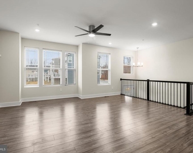 304 Sweetbay Road - Photo Thumbnail 4