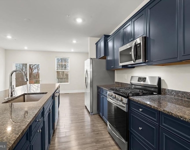 304 Sweetbay Road - Photo Thumbnail 11