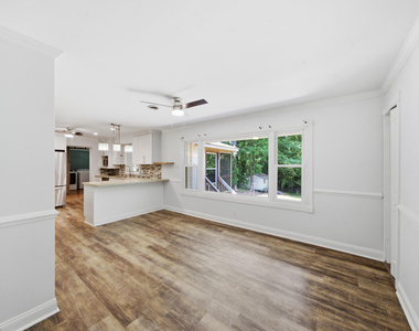 1108 Park Avenue - Photo Thumbnail 13