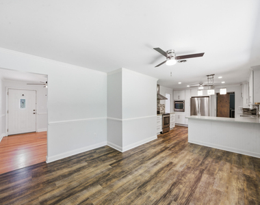 1108 Park Avenue - Photo Thumbnail 14