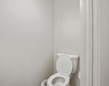 261 Robert Street - Photo Thumbnail 15