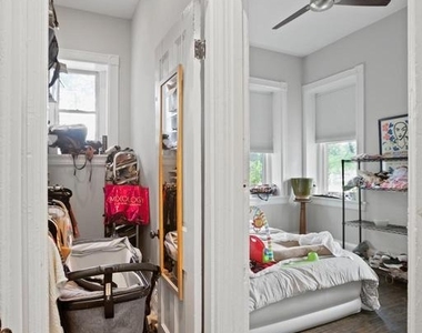261 Robert Street - Photo Thumbnail 7
