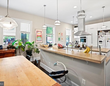 261 Robert Street - Photo Thumbnail 1