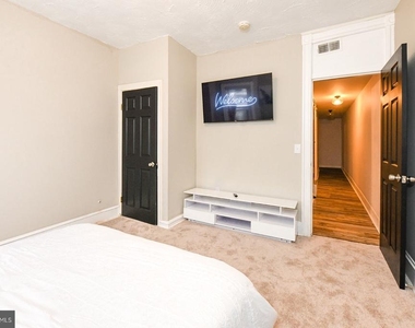 728 Reservior Street - Photo Thumbnail 14