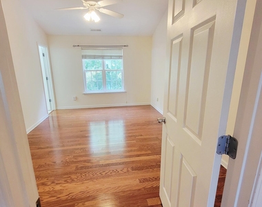 2405 Bay Harbor Drive - Photo Thumbnail 17