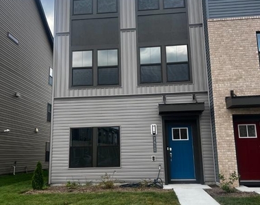 7410 Amega Way - Photo Thumbnail 31