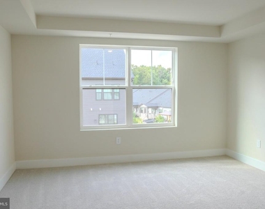 7410 Amega Way - Photo Thumbnail 19