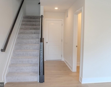 7410 Amega Way - Photo Thumbnail 7