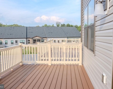 7410 Amega Way - Photo Thumbnail 28