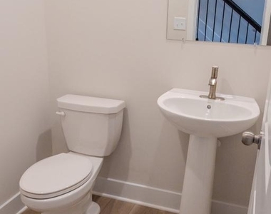 7410 Amega Way - Photo Thumbnail 30