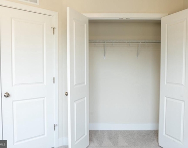 7410 Amega Way - Photo Thumbnail 24