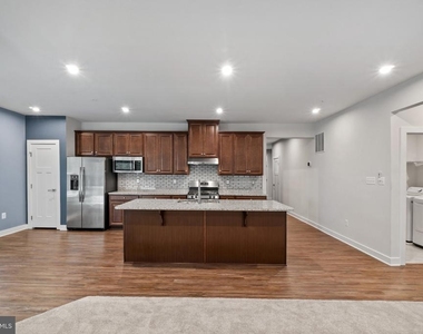 2152 Nottoway Drive - Photo Thumbnail 6