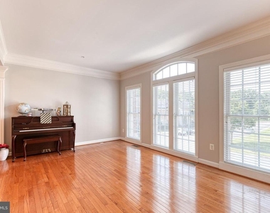 1564 Penzance Way - Photo Thumbnail 4