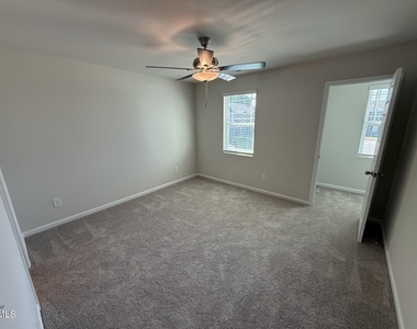1006 Peony Lane - Photo Thumbnail 4