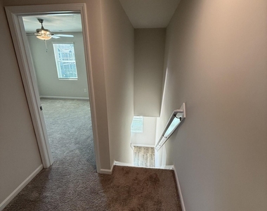 1006 Peony Lane - Photo Thumbnail 5