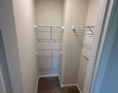 1006 Peony Lane - Photo Thumbnail 12