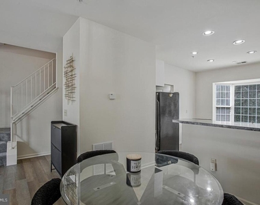 1210 Needham Court - Photo Thumbnail 11