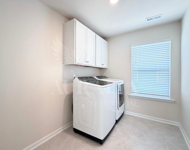 5701 Agrinio Way - Photo Thumbnail 29