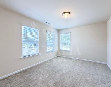 5701 Agrinio Way - Photo Thumbnail 33