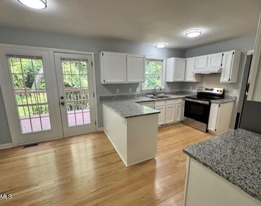 302 Rushingwater Drive - Photo Thumbnail 5
