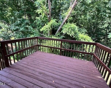302 Rushingwater Drive - Photo Thumbnail 17