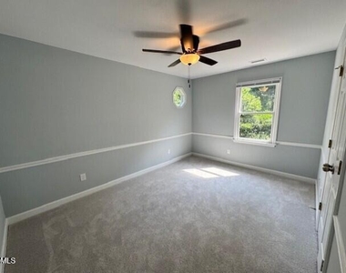 302 Rushingwater Drive - Photo Thumbnail 8