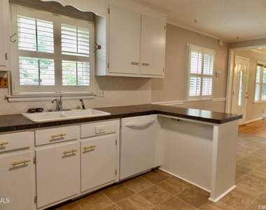 714 Carter Avenue - Photo Thumbnail 8