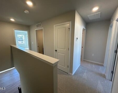 266 Peebles Drive - Photo Thumbnail 10