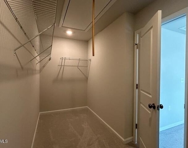 266 Peebles Drive - Photo Thumbnail 20