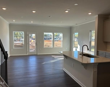 266 Peebles Drive - Photo Thumbnail 4