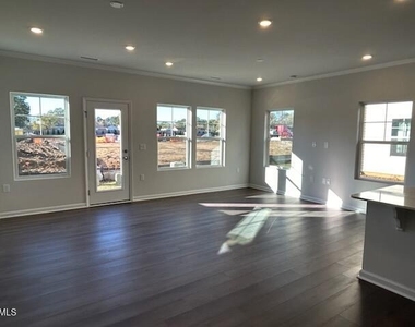 266 Peebles Drive - Photo Thumbnail 5