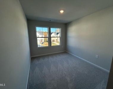 266 Peebles Drive - Photo Thumbnail 11