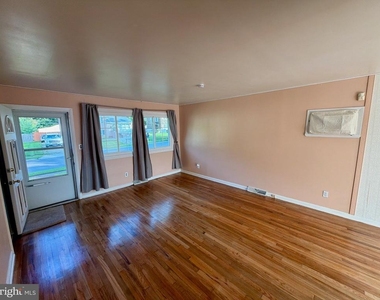 18 Aquilla Avenue - Photo Thumbnail 3