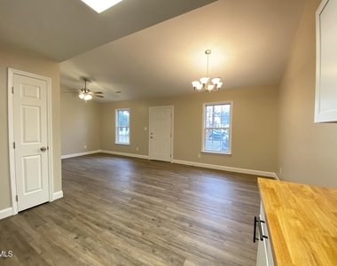 428 E Rose Street - Photo Thumbnail 8