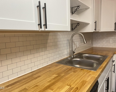 428 E Rose Street - Photo Thumbnail 7