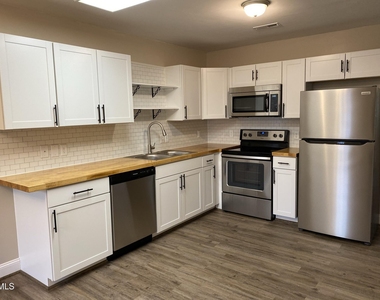 428 E Rose Street - Photo Thumbnail 5