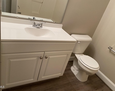428 E Rose Street - Photo Thumbnail 12