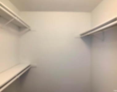 1073 Mills Street - Photo Thumbnail 9