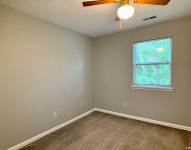 1073 Mills Street - Photo Thumbnail 14