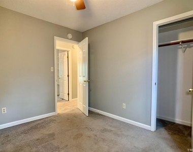 1073 Mills Street - Photo Thumbnail 12