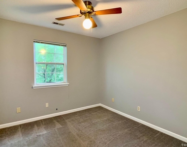 1073 Mills Street - Photo Thumbnail 11