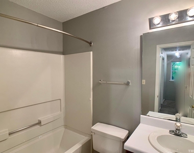 1073 Mills Street - Photo Thumbnail 13